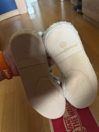 Alpargatas Alvaro Moreno Beige/Blanco caqui nuevas