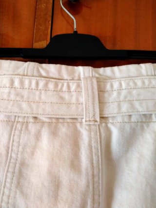 Falda Beige de Stradivarius