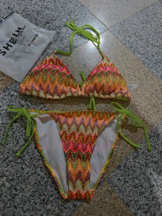 Bikini SHEIN Naranja y Rosa