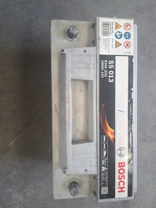 Batería Bosch S5 013 100Ah 12V 830A