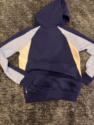 Sudadera Adidas talla 11-12 años. A estrenar.