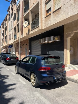 Volkswagen Golf7(DESPIECE)se puede vender entero.