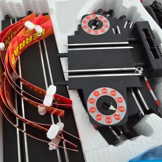 Scalextric Carrera Go!!! Ferrari F1