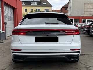 Audi Q8 2023