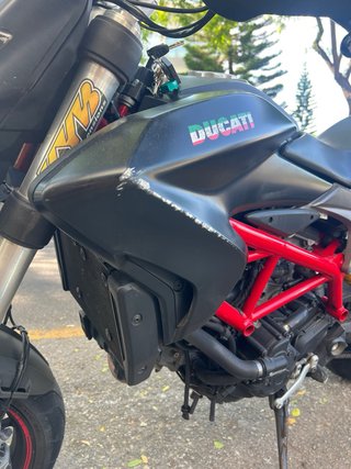 Ducati Hypermotard 821 abs accidentada