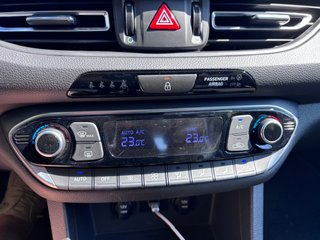 Hyundai i30 CRDI HIBRIDO IVA DEDUCIBLE