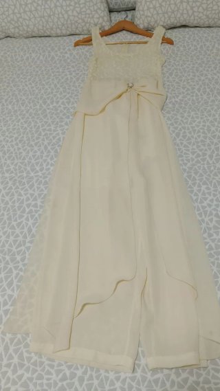 Vestido largo pantalon beige con encaje
