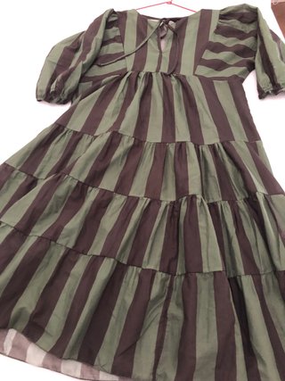 Vestido nuevo verde y marrón
