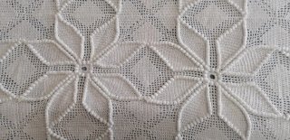 Colcha de ganchillo blanca