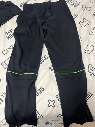 Conjunto deportivo Nike negro y verde