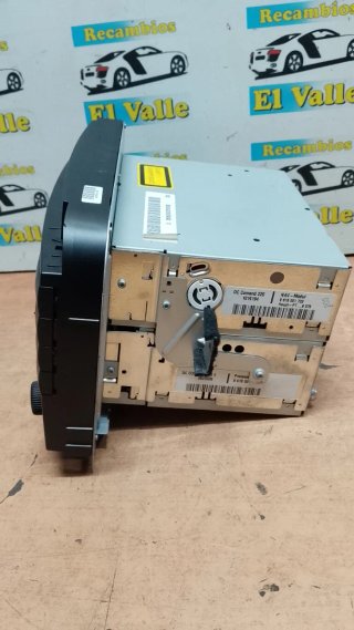 Sistema GPS y control de audio Mercedes