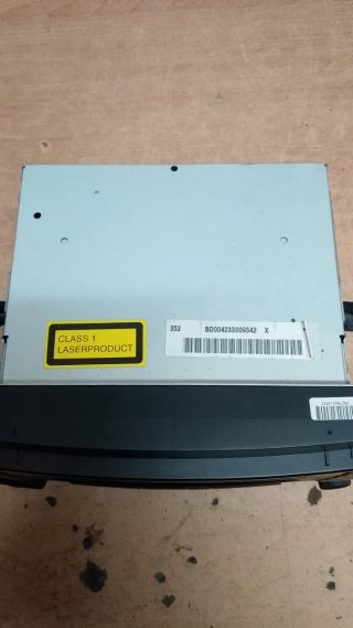 Sistema GPS y control de audio Mercedes