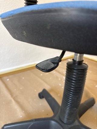 Silla de oficina con ruedas azul
