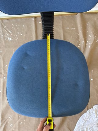 Silla de oficina con ruedas azul