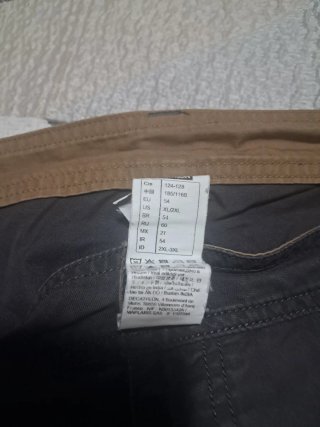 Pantalón corto hombre gris