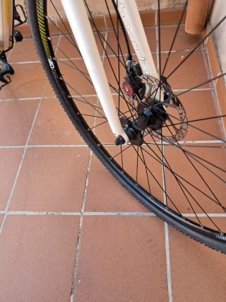 Bicicleta Gravel Boardman Comp 700c