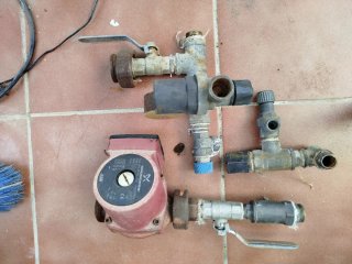 Bomba Grundfos UPS 25-40 130