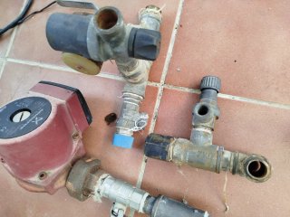 Bomba Grundfos UPS 25-40 130