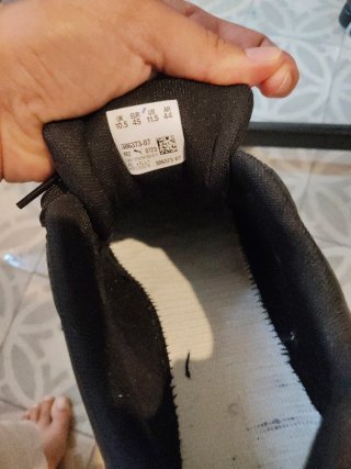 Zapatillas Puma Negras y Blancas