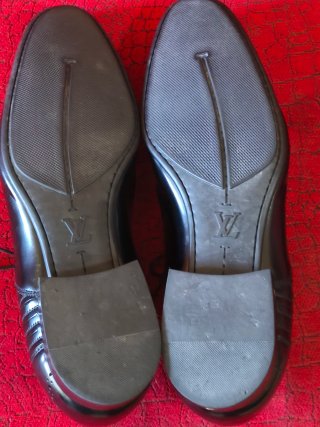 Zapatos Louis Vuitton Talla 9 UK Negros