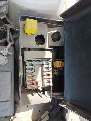 CAJA RELES / FUSIBLES CITROEN SAXO 9608173180 1554047