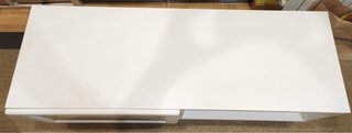 Mueble de salón blanco Ikea