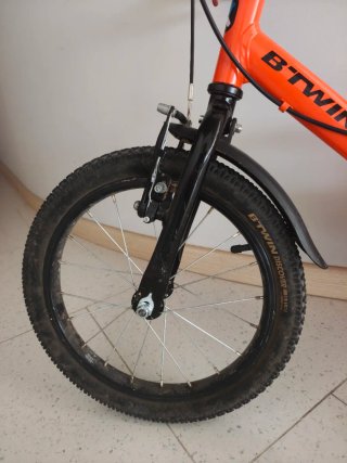 Bicicleta infantil naranja B'TWIN