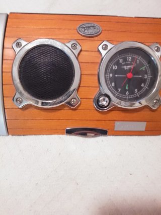 Radio Despertador Vintage Madera y Plata