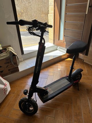 Patinete eléctrico con asiento desmontable