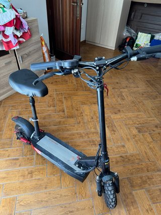 Patinete eléctrico con asiento desmontable