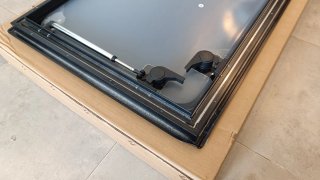 Ventana Carbest RW Style 900x500 sin uso
