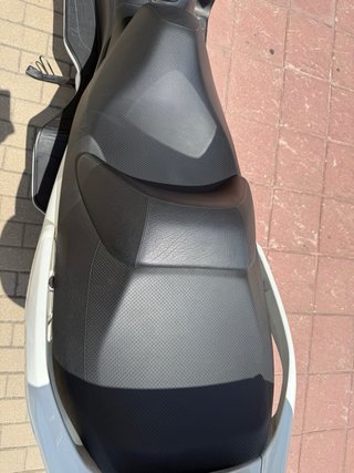 Suzuki Burgman 400 ABS Blanca