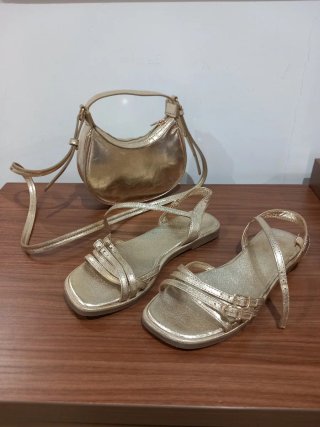 Conjunto Zara Sandalias y Bolso Dorado