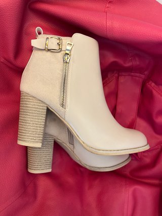 Botines tacón crema T39 a estrenar