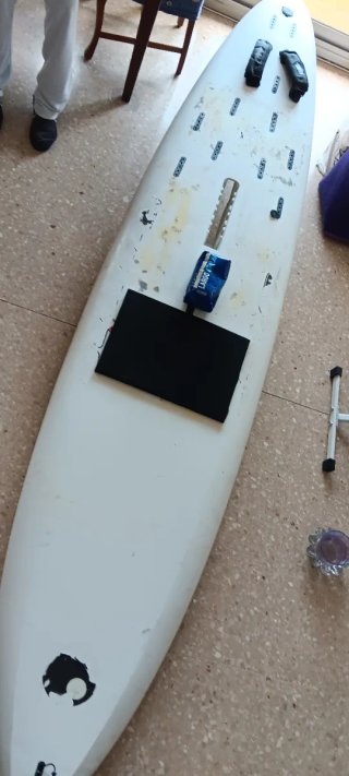 Tabla de surf y windsurf blanca