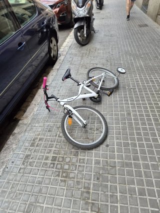 Bicicleta infantil B'TWIN blanca