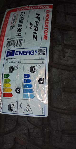 Neumático Roadstone 215/65 R16 98H N'Priz 4S