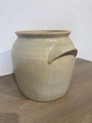 Jarrón antiguo de cerámica