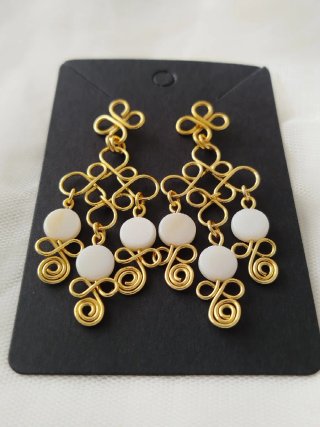 Pendientes flamenca o fiesta alambre y nácar