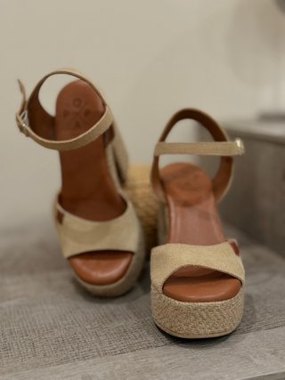 Sandalia Popa Piel Serraje Tacón Alto Beige