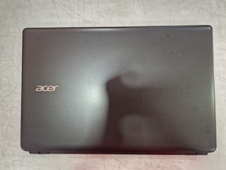 Portátil Acer Aspire E1-522