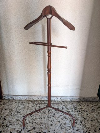 Galán de noche madera y cuero
