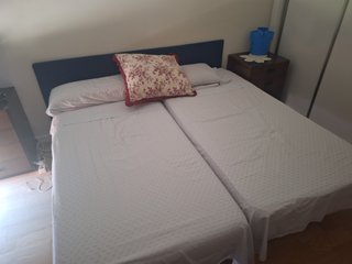 Habitación con 2 camas