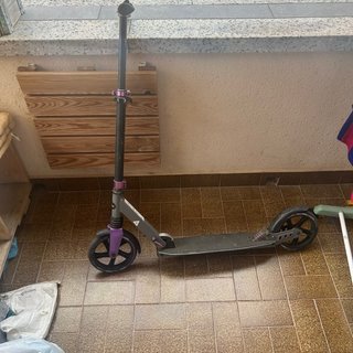 Patinete plegable morado y gris