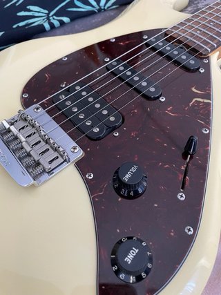 Musicman Silhouette Special Guitarra Eléctrica