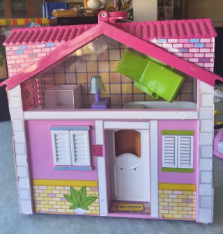 Casita de muñecas rosa