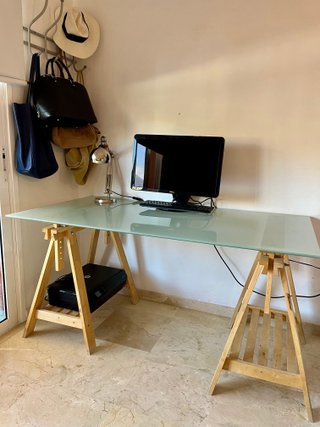 Scrivania Ikea Lagkapten in legno e vetro
