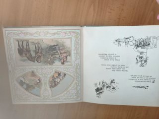 Carrusel un libro antiguo con mágicas imágenes