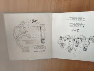 Carrusel un libro antiguo con mágicas imágenes