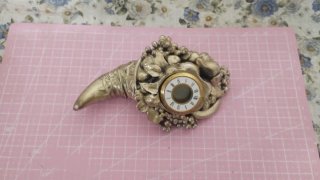 Cornucopia EPNS con orologio e frutta